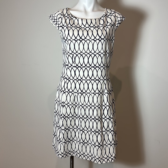 Lilly Pulitzer dress - Picture 8 of 10